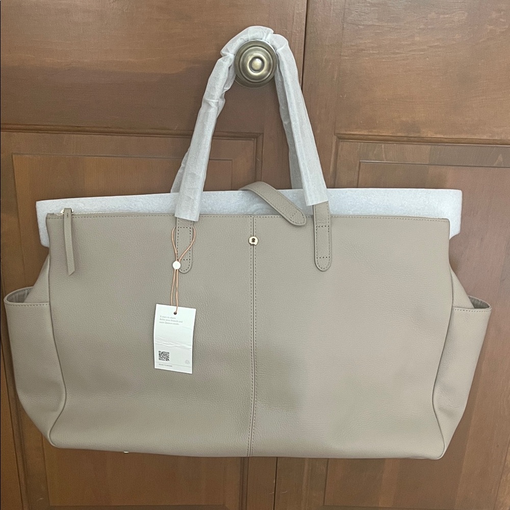 Quince Italian Leather Triple Compartment Weekender Bag